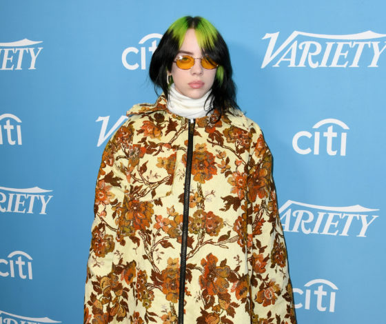 Билли Айлиш раскритиковала Леди Гагу за ее самый известный наряд