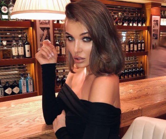 Look дня: Дарья Коновалова в идеальном платье для свидания