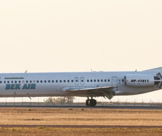 В Алма-Ате при вылете из аэропорта разбился самолет с 95 пассажирами