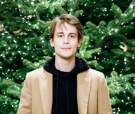 Иван Янковский поделился редким снимком с сыном