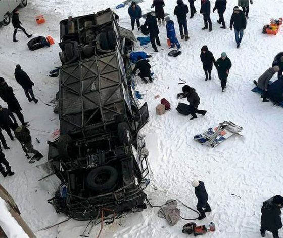 В Забайкалье с моста упал автобус с пассажирами. Собрали все, что известно о трагедии