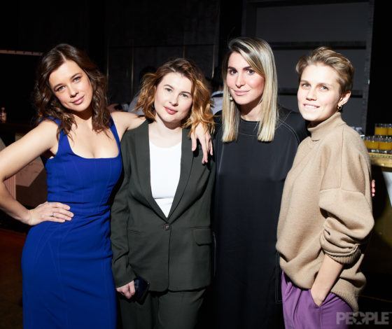 Айза Анохина, Юлианна Караулова и Катерина Шпица на премии «Героям — быть!»