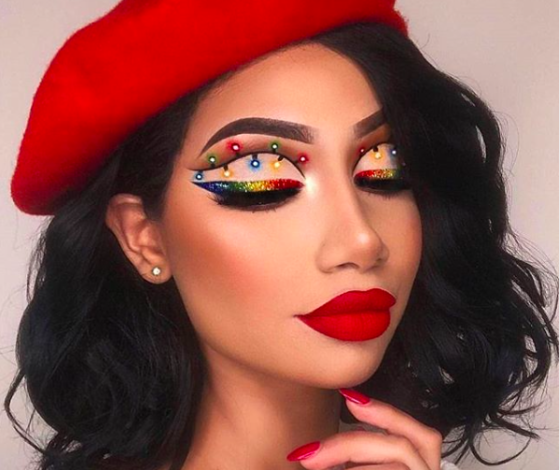 Трешачок от Марины: тату с Сантой и маникюр со снеговиками