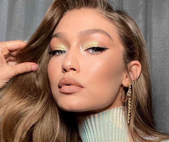 Готовимся к Новому году: топ 10 идей для макияжа с блестками