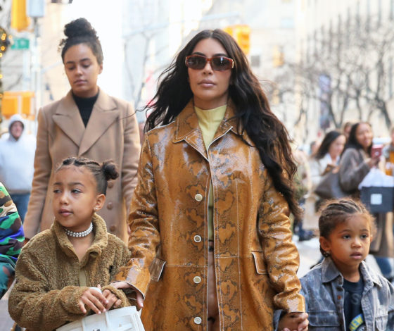 Новый выход Ким Кардашьян с детьми