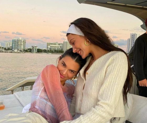 Каникулы звезд! Как отдыхают Белла Хадид и Кендалл Дженнер?