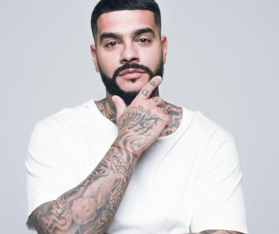 Тимати опубликовал смелую пародию на клип «Я еду на джипе»