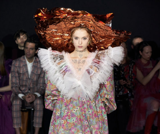 Показ Viktor & Rolf на кутюрной Неделе моды в Париже