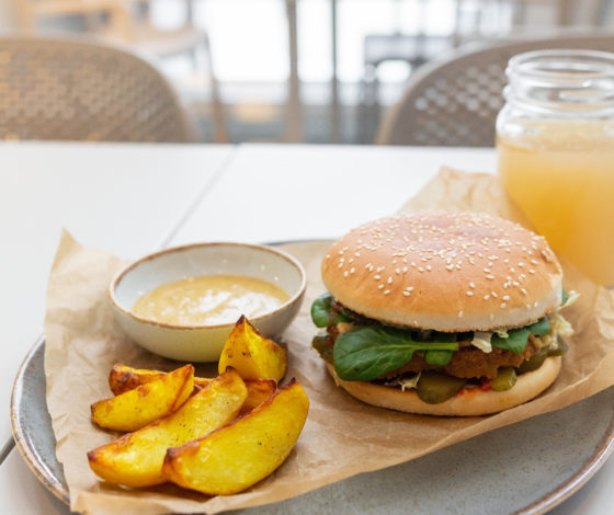 Кафе 5+2: бургер для веганов