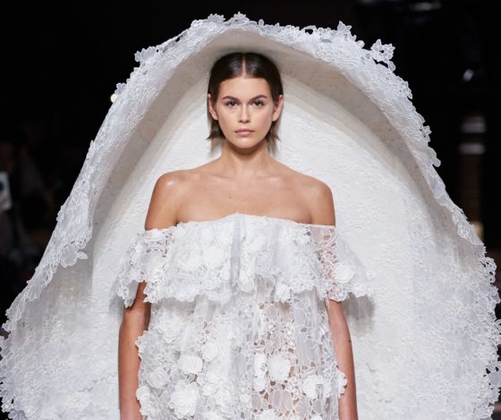 Кайя Гербер в платье невесты и все другие образы кутюрного показа Givenchy в Париже