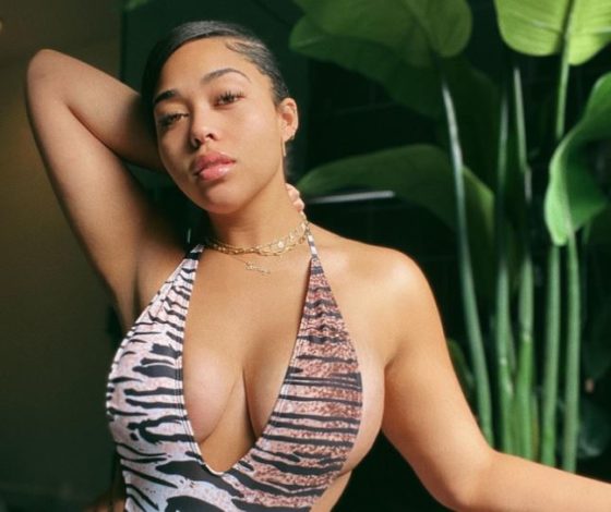 Жордин Вудс в откровенном купальнике