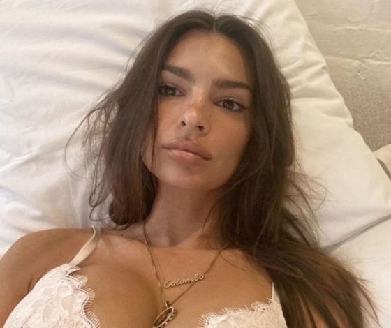 «Он делает нас самыми счастливыми»: Эмили Ратаковски рассказала о своем знаменитом псе