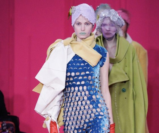 Кутюрное шоу Maison Margiela на Неделе моды в Париже