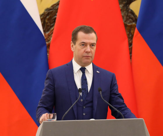 Правительство в полном составе уходит в отставку: мемы