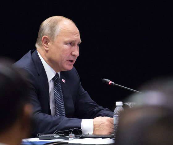 «Победим и эту заразу коронавирусную»: Владимир Путин встретился в прямом эфире с губернаторами регионов