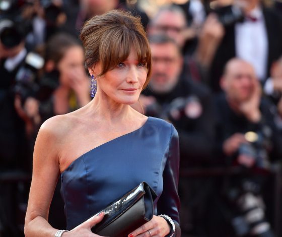 Карла Бруни впервые рассказала о борьбе с раком груди