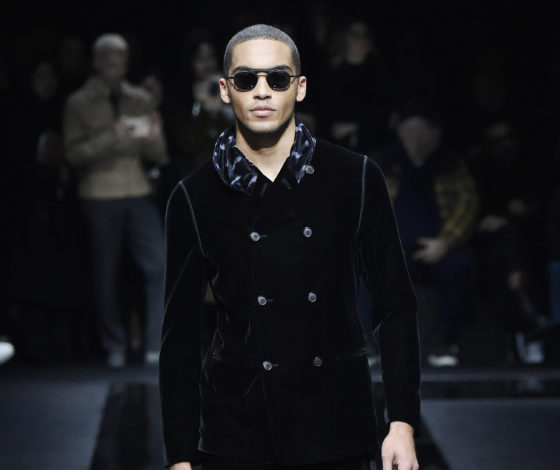 Показ Armani на мужской Неделе моды в Милане