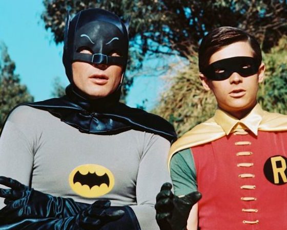 Актера, сыгравшего Робина в сериале «Бэтмен», заставляли пить таблетки для уменьшения мужского достоинства