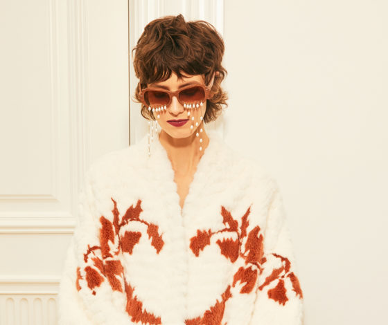 Платья и костюмы в новом лукбуке Alena Akhmadullina