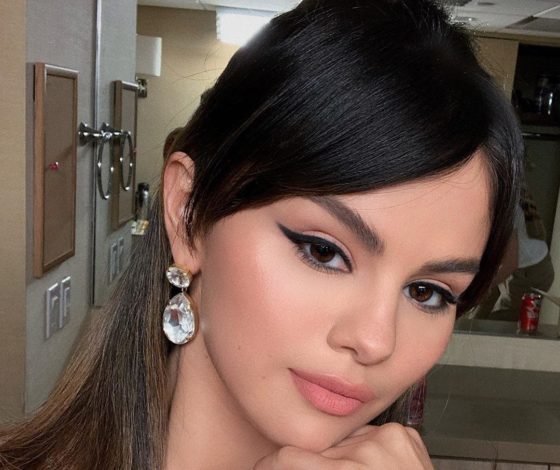 Селена Гомес показала свою фигуру в купальнике, призвав поклонников не стесняться собственного тела