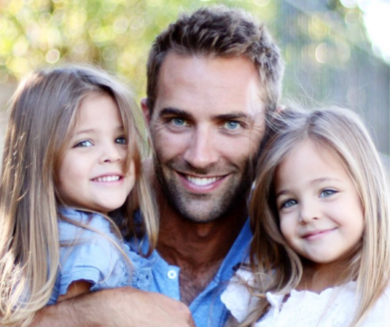 Отец «самых красивых близняшек в мире» болен раком