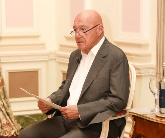 «О времени и о себе»: Владимир Познер выступил с лекцией в Лондоне