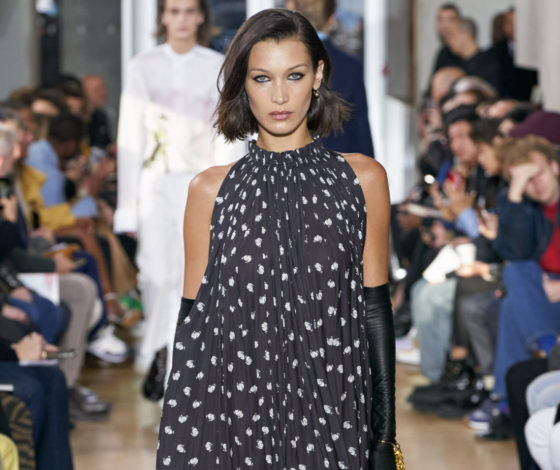 Джиджи и Белла Хадид на показе Lanvin в Париже