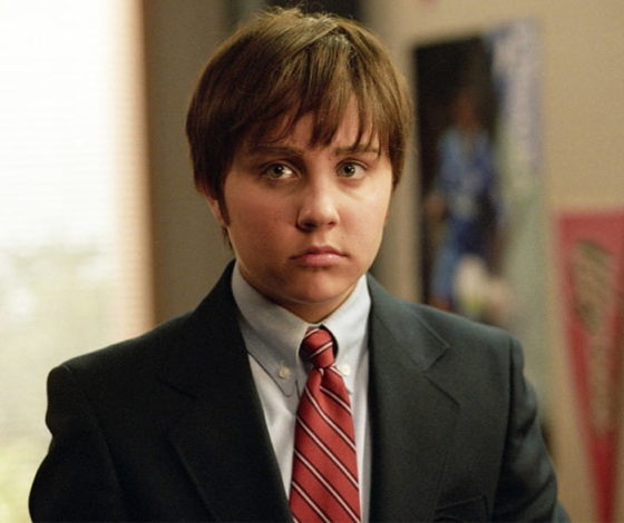 Звезда фильма «Она — мужчина» Аманда Байнс выходит замуж. Показываем, как она изменилась