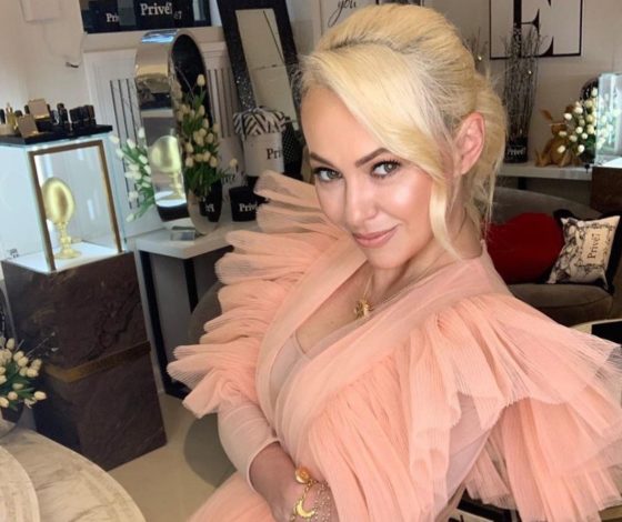 «Ну хотите вы «разоблачить» меня, назвать древней старухой - вуаля!» - Яна Рудковская рассказала о возрасте