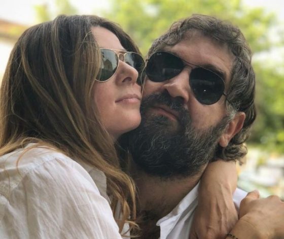 Слушать музыку и говорить по телефону: Жанна Бадоева подарила мужу очки за 18 тысяч рублей