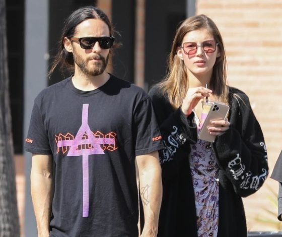 Редкое фото: Джаред Лето на прогулке с русской моделью Валерией Кауфман