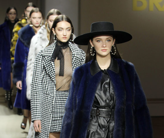 Кашемировые пальто и кожаные костюмы: весь показ Braschi в Милане