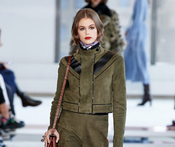 Кайя Гербер на показе LongChamp в Нью-Йорке