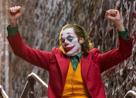 Продолжение «Джокера»: рассказываем о деталях, которые раскрыли грядущую новинку