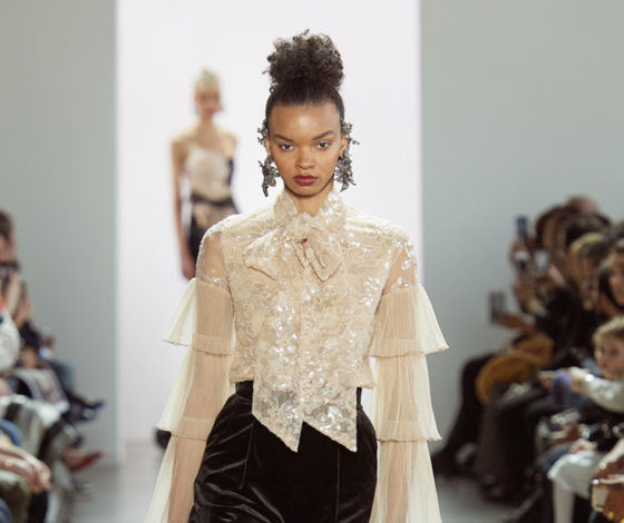 Показ Badgley Mischka на Неделе моды в Нью-Йорке