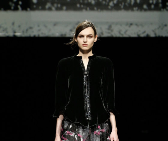 Показ Giorgio Armani на Неделе моды в Милане