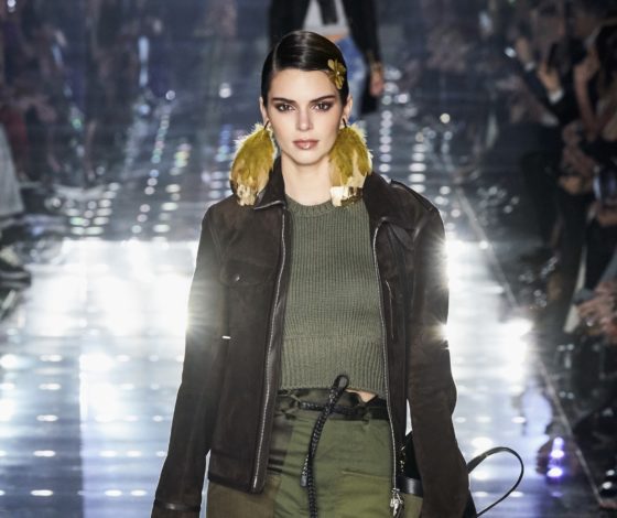 Джиджи Хадид, Кендалл Дженнер и Гена Малинин на показе Tom Ford в Лос-Анджелесе