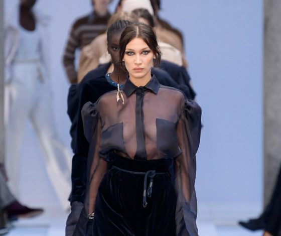 Белла Хадид и Кайя Гербер на показе Max Mara в Милане