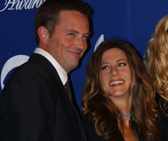 «Я не думала, что ты будешь последним»: Дженнифер Энистон прокомментировала регистрацию Мэттью Перри в Instagram