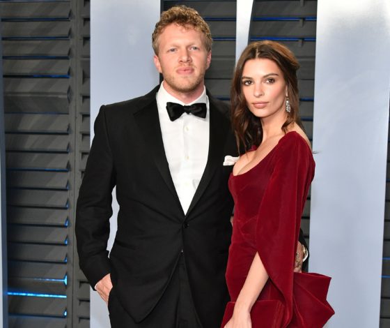 В честь годовщины Эмили Ратаковски и Себастьяна Беар-МакКларда: собрали звездные пары, которые очень быстро обручились