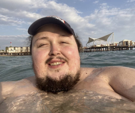 242-килограмовый сын Никаса Сафронова сделал фотосессию на пляже 