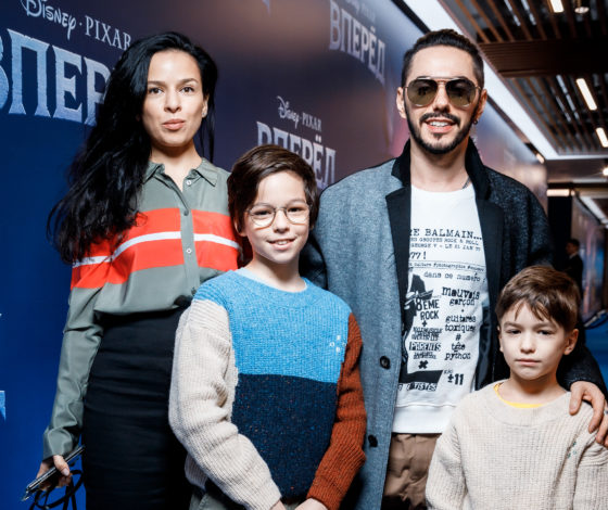 Тимур Родригез и Екатерина Вилкова на премьере анимационного фильма «Вперед»