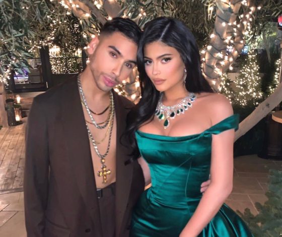 Хит: карандаш за 300 рублей, которым пользуется визажист Кайли Дженнер, раскуплен везде