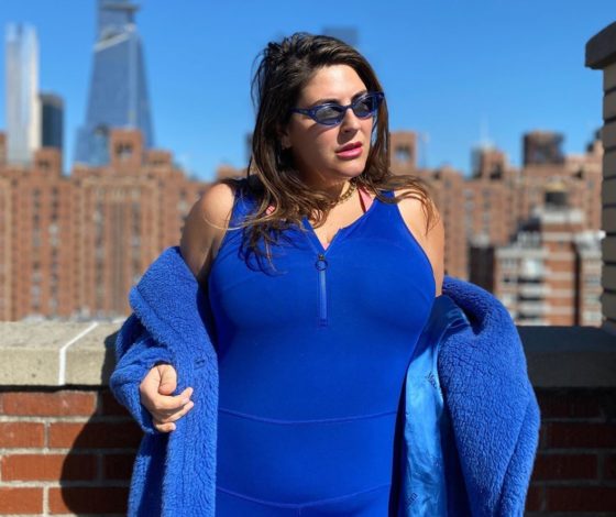 Плюс-сайз модель повторяет образы знаменитостей