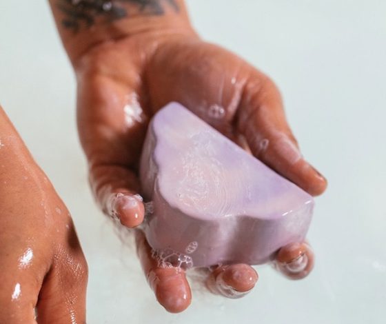 LUSH разрешил всем бесплатно мыть руки в их магазинах