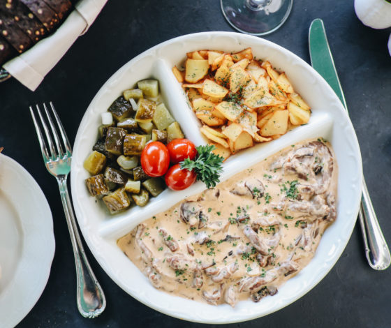 «Кафе Пушкинъ»: доставка еды на дом