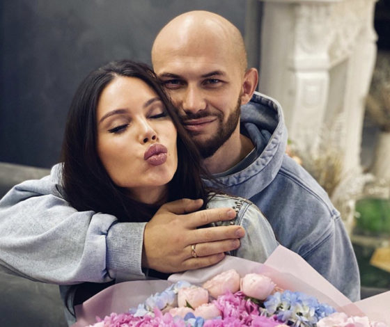 Джиган лечится в «психбольнице», а Оксана Самойлова публикует драматичные Stories. Разбираемся, что происходит