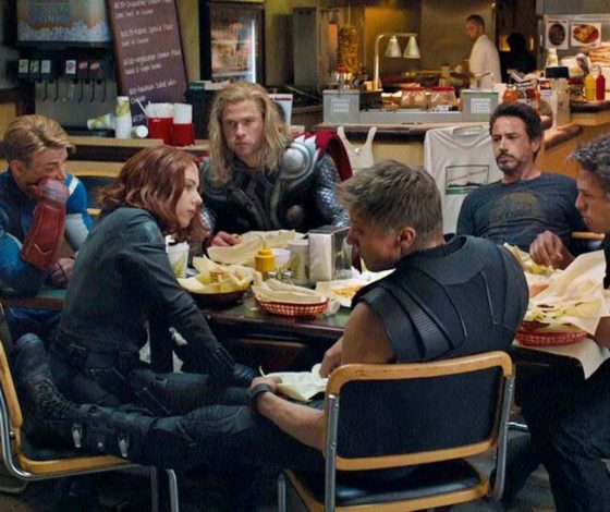 Стейки, корн-доги и воображаемая еда из «Капитана Крюка»: в Интернете выбрали лучшие блюда из фильмов