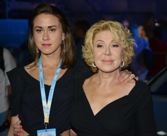 «Маму не люблю»: дочь Любови Успенской снова рассказала об отношениях с мамой