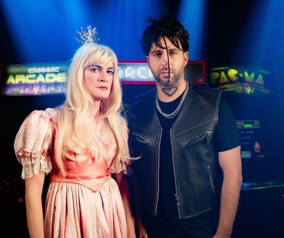 Новый флешмоб: звезды моют руки для #мойдодырчеллендж